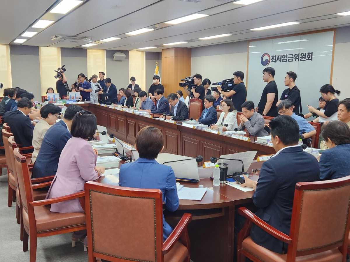 ▲10일 정부세종청사에서 최저임금위원회 12차 전원회의가 열리고 있다. (김지영 인구정책전문기자 @jye)