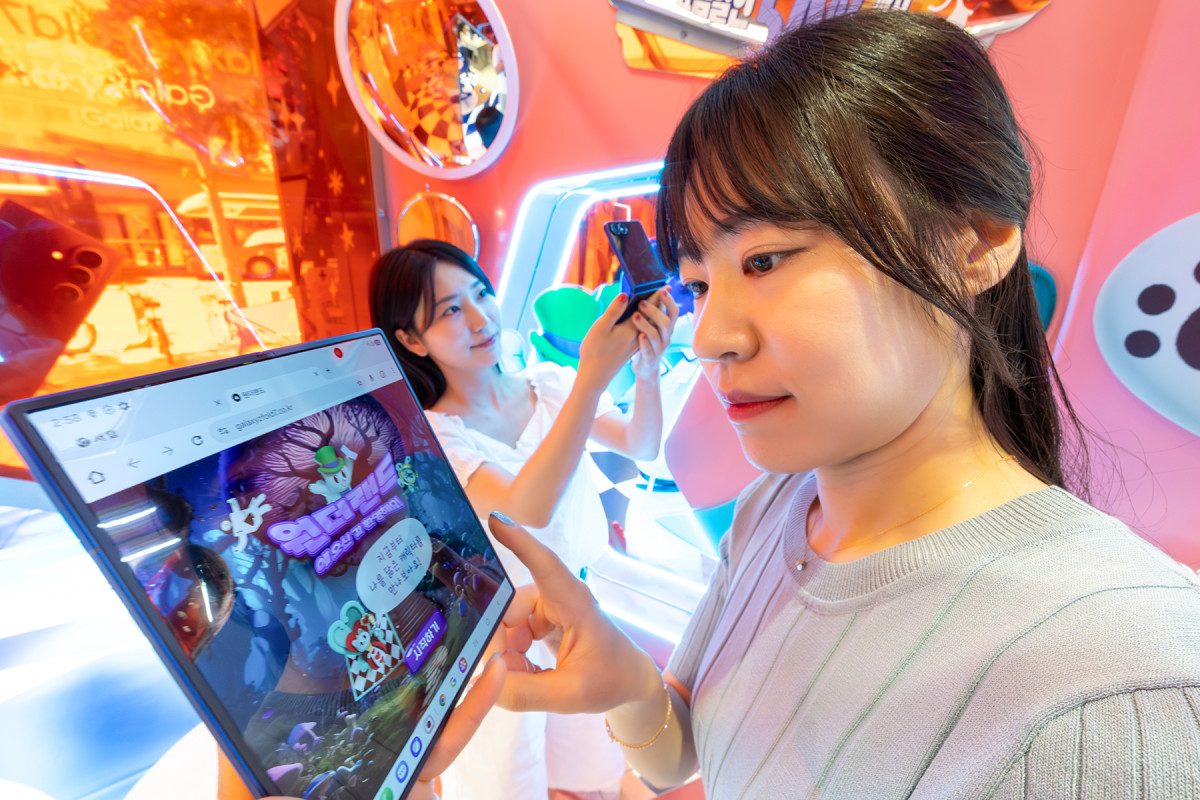 ▲KT는 31일까지 ‘갤럭시 Z 폴더블7 AI 체험존’을 운영한다고 11일 밝혔다. (사진제공=KT)