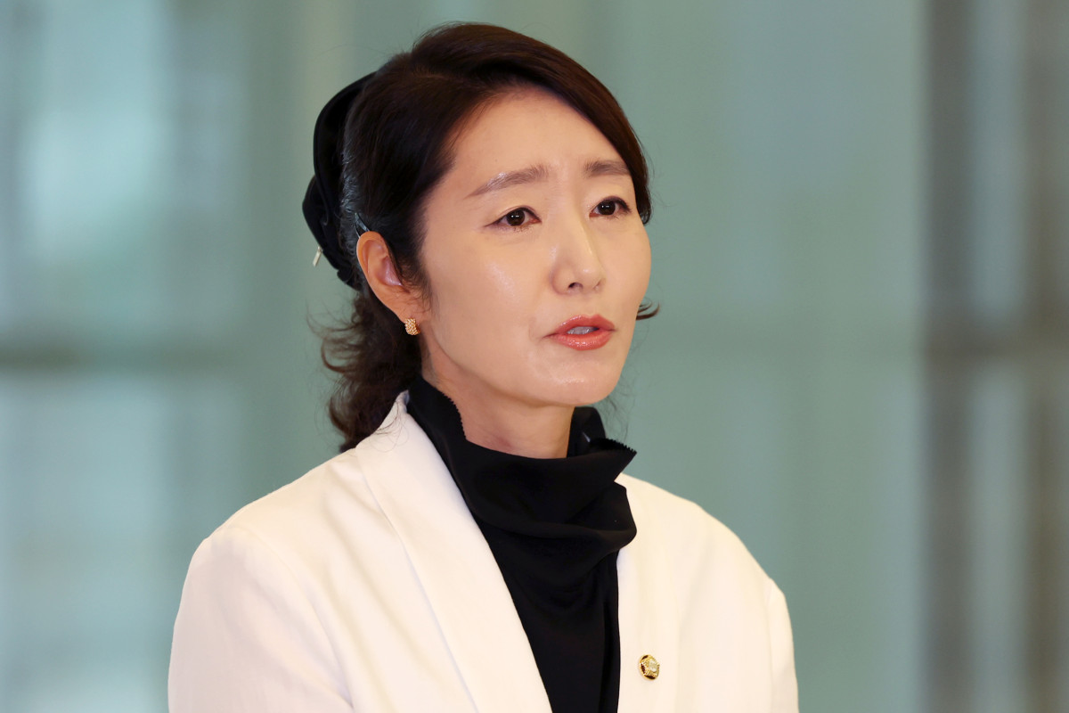 ▲강선우 여성가족부 장관 후보자가 26일 오후 서울 종로구 이마빌딩에 마련된 인사청문회 준비 사무실에 출근하며 소감을 말하고 있다. 2025.06.26. (뉴시스)