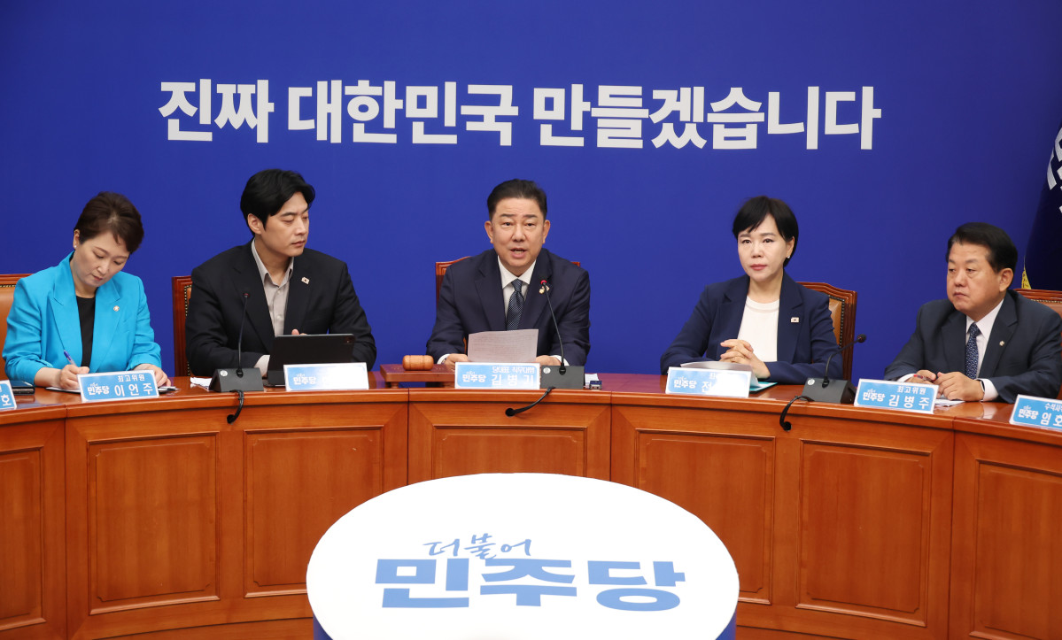 ▲김병기 더불어민주당 대표 직무대행 겸 원내대표가 11일 서울 여의도 국회에서 열린 최고위원회의에서 발언하고 있다. 2025.07.11.  (뉴시스)