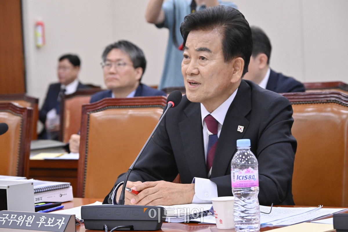 ▲정동영 통일부 장관 후보자가 14일 서울 여의도 국회 외교통일위원회에서 열린 인사청문회에서 의원들의 질의에 답변하고 있다. 조현호 기자 hyunho@