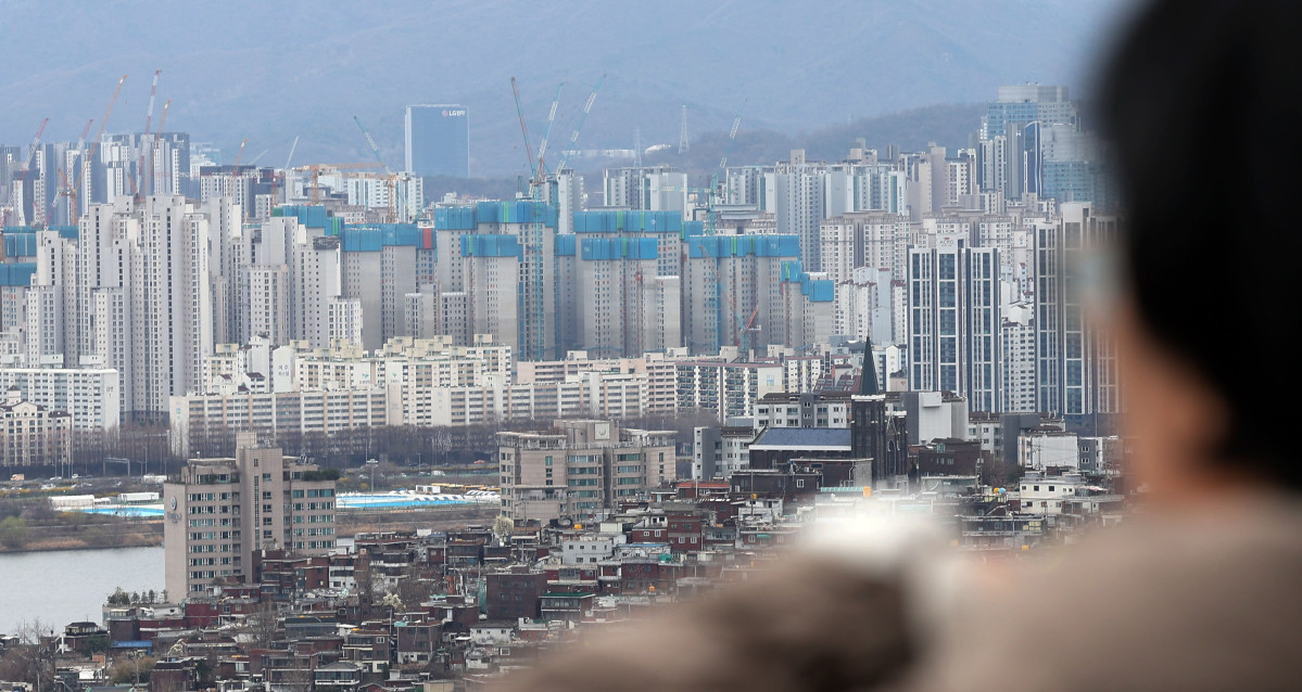 ▲서울 중구 남산에서 바라본 도심 아파트 모습. (뉴시스)