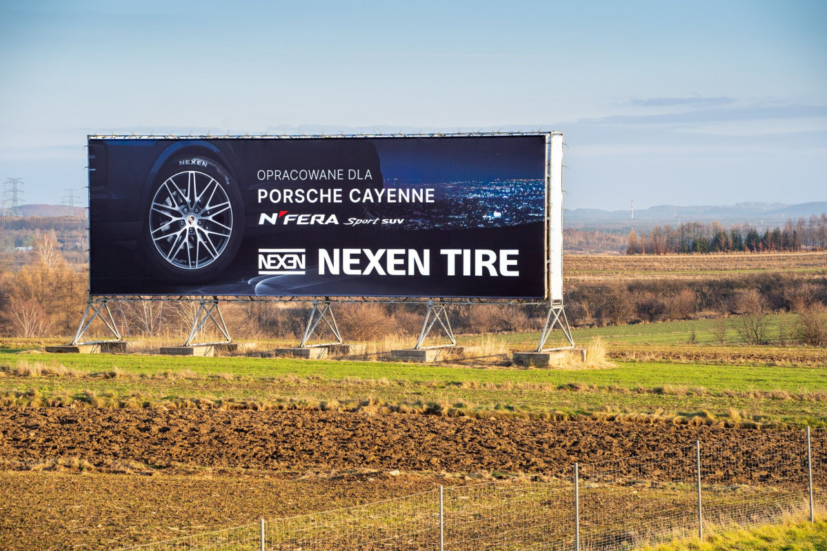 ▲유럽에서 선보인 넥센타이어의 옥외광고. (사진=넥센타이어)