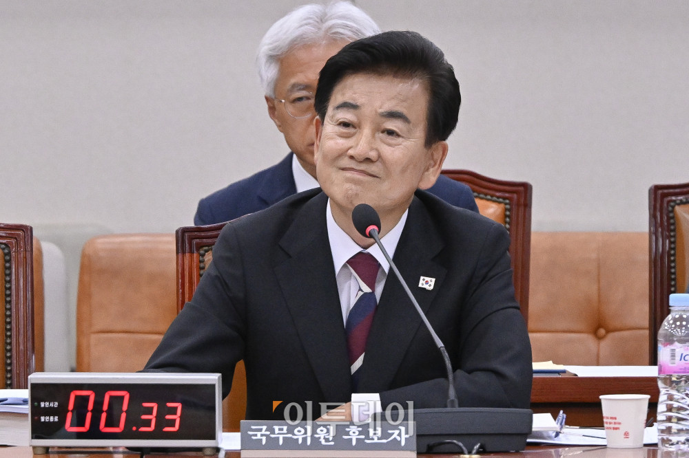 ▲정동영 통일부 장관 후보자가 14일 서울 여의도 국회 외교통일위원회에서 열린 인사청문회에서 의원들의 질의를 듣고 있다. 사진=조현호 기자 hyunho@