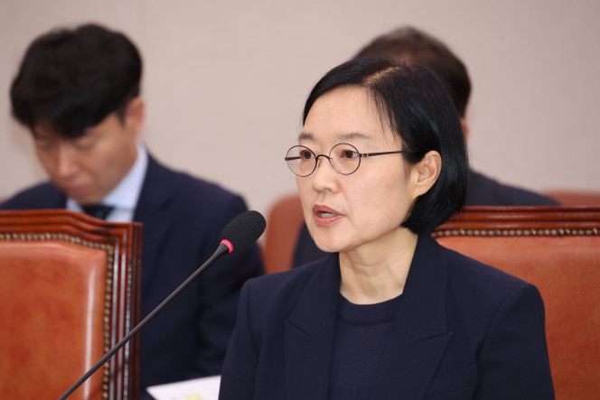 ▲한성숙 중소벤처기업부 장관 후보자가 15일 서울 여의도 국회 산업통상자원중소벤처기업위원회 전체회의에서 열린 인사청문회에서 의원 질의에 답변하고 있다. 2025.7.15 (연합뉴스)