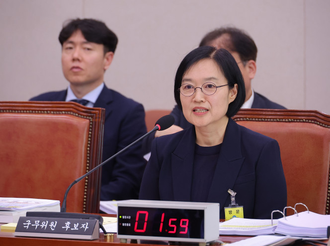 ▲한성숙 중소벤처기업부 장관 후보자가 15일 서울 여의도 국회 산업통상자원중소벤처기업위원회 전체회의에서 열린 인사청문회에서 의원 질의에 답변하고 있다. 2025.7.15 (연합뉴스)