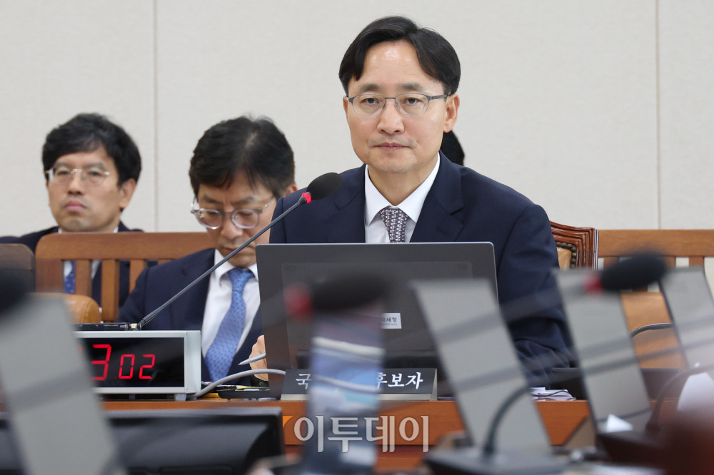 ▲임광현 국세청장 후보자가 15일 서울 여의도 국회 기획재정위원회 전체회의에서 열린 인사청문회에서 의원 질의에 답하고 있다. 고이란 기자 photoeran@