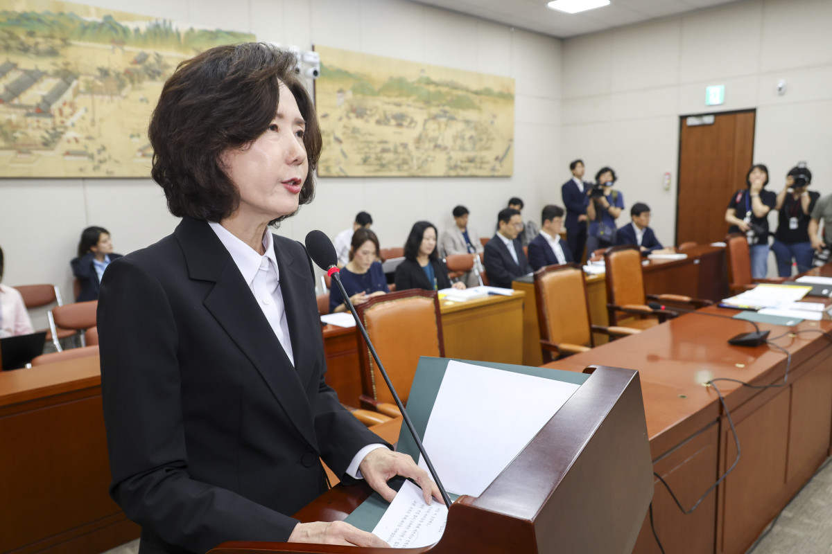 ▲이진숙 사회부총리 겸 교육부 장관 후보자가 16일 서울 여의도 국회 교육위원회에서 열린 인사청문회에서 모두발언을 하고 있다. (뉴시스)