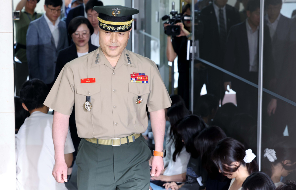▲박정훈 해병대 수사단장(대령)이 16일 서울 서초구 채상병 특검 사무실에 참고인 신분으로 출석하고 있다. 신태현 기자 holjjak@