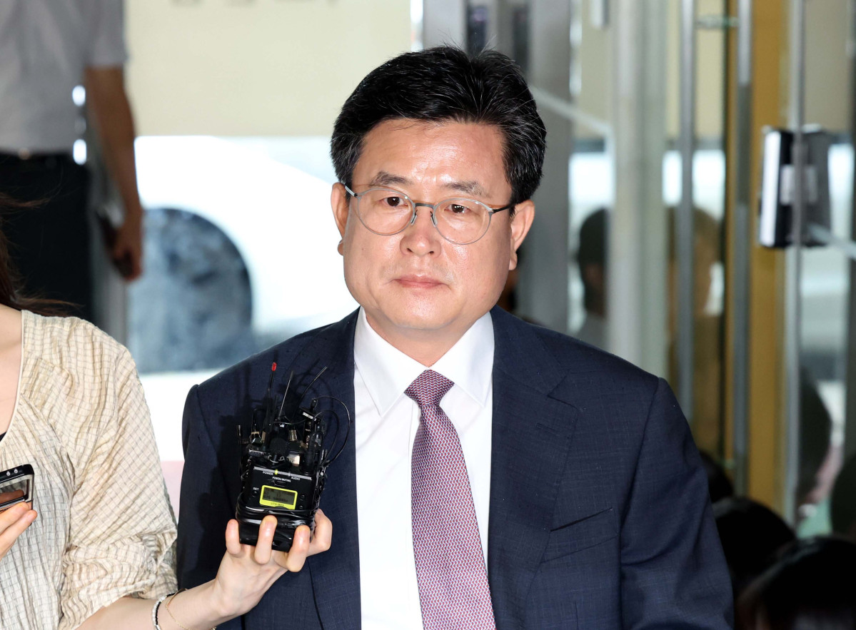 ▲강의구 전 대통령비서실 부속실장이 16일 서울 서초구 채상병 특검 사무실에 참고인 신분으로 출석하고 있다. 신태현 기자 holjjak@