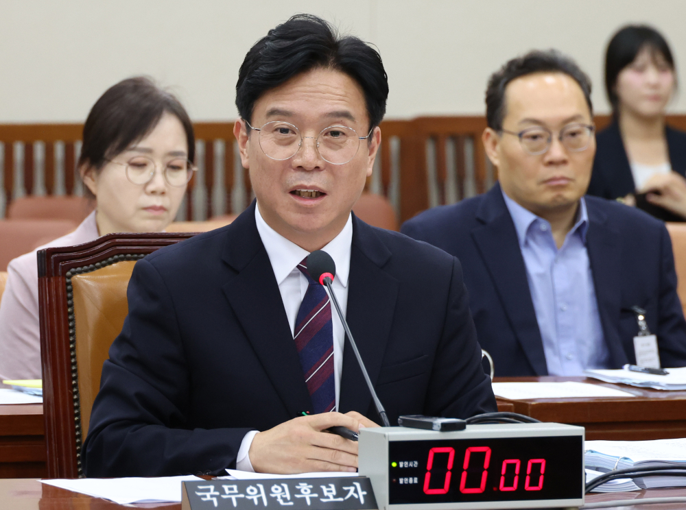 ▲김영훈 고용노동부 장관 후보자가 16일 서울 여의도 국회 환경노동위원회에서 열린 인사청문회에서 의원 질의에 답하고 있다. (고이란 기자 photoeran@)