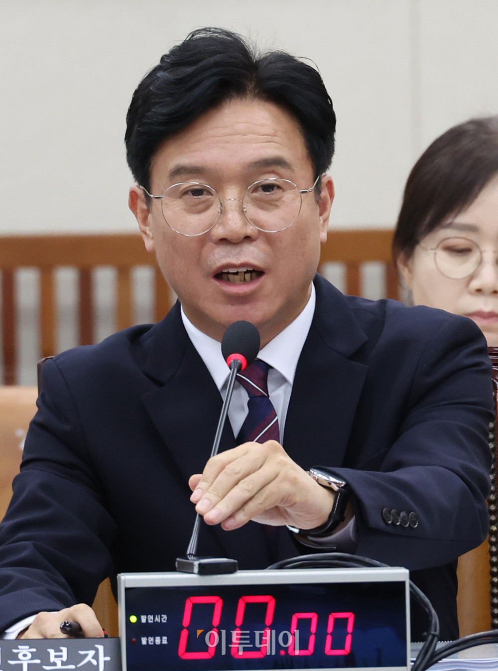 ▲김영훈 고용노동부 장관 후보자가 16일 서울 여의도 국회 환경노동위원회에서 열린 인사청문회에서 의원 질의에 답하고 있다. 고이란 기자 photoeran@