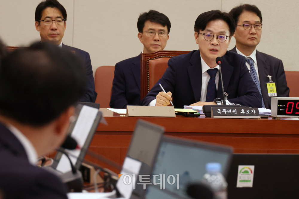 ▲김정관 산업통상자원부 장관 후보자가 17일 서울 여의도 국회 산업통상자원중소벤처기업위원회에서 열린 인사청문회에서 의원 질의에 답하고 있다. 고이란 기자 photoeran@