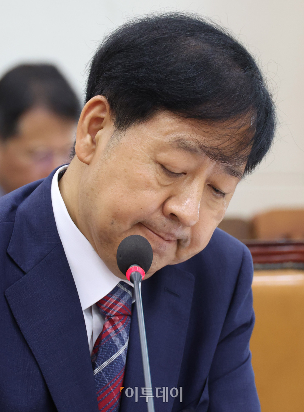 ▲구윤철 경제부총리 겸 기획재정부 장관이 17일 서울 여의도 국회 기획재정위원회 전체회의에서 열린 인사청문회에서 의원 질의에 답하고 있다. 고이란 기자 photoeran@