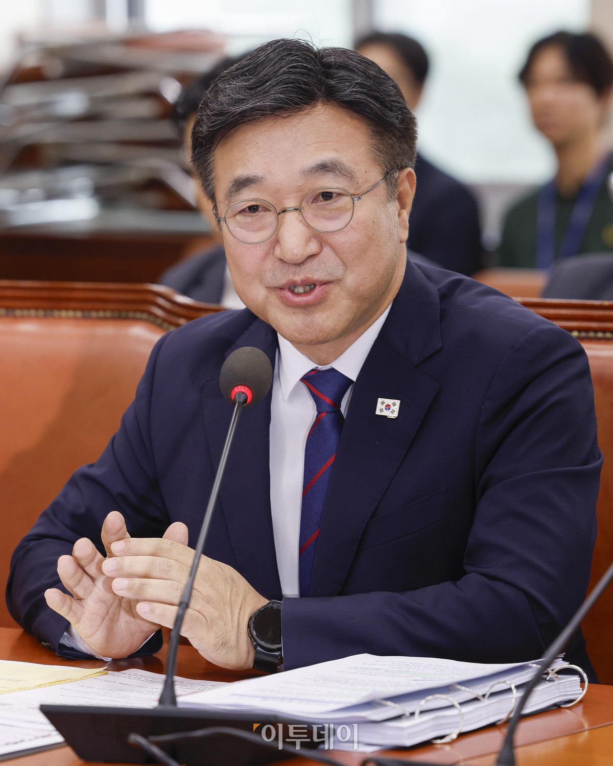 ▲윤호중 행정안전부 장관 후보자가 18일 서울 여의도 국회 행정안전위원회에서 열린 인사청문회에서 의원 질의에 답변하고 있다. 조현호 기자 hyunho@