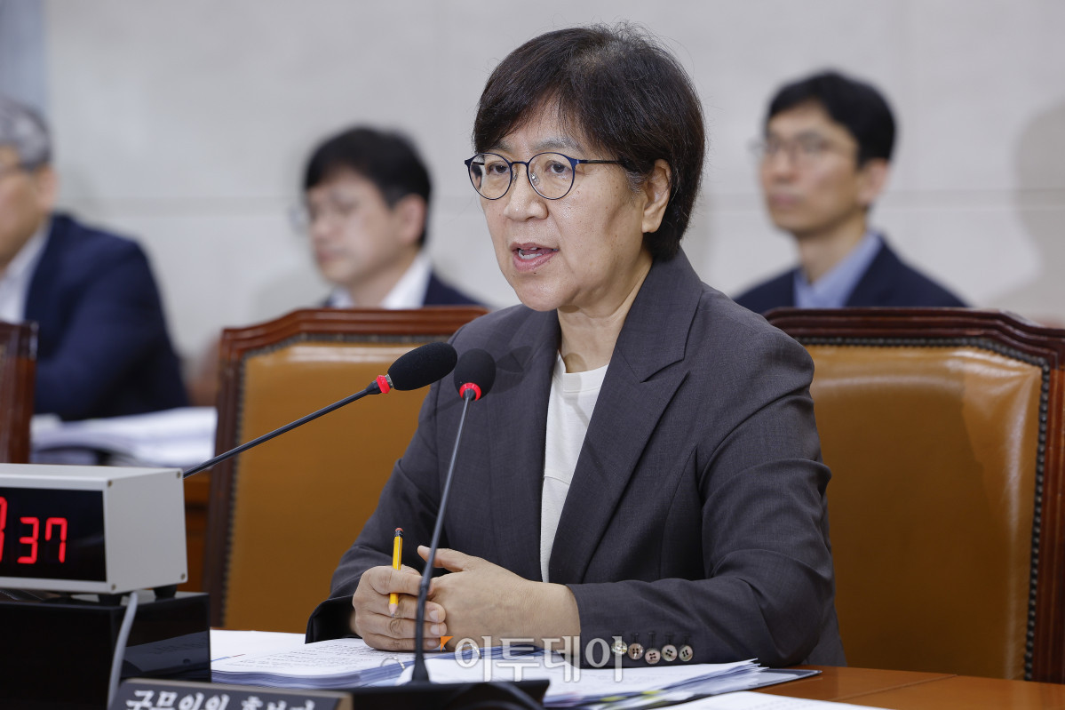 ▲정은경 보건복지부 장관 후보자가 18일 서울 여의도 국회 보건복지위원회에서 열린 인사청문회에서 의원 질의에 답변하고 있다. 조현호 기자 hyunho@