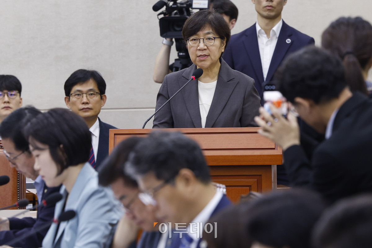▲정은경 보건복지부 장관 후보자가 18일 서울 여의도 국회 보건복지위원회에서 열린 인사청문회에서 모두발언을 하고 있다. 조현호 기자 hyunho@
