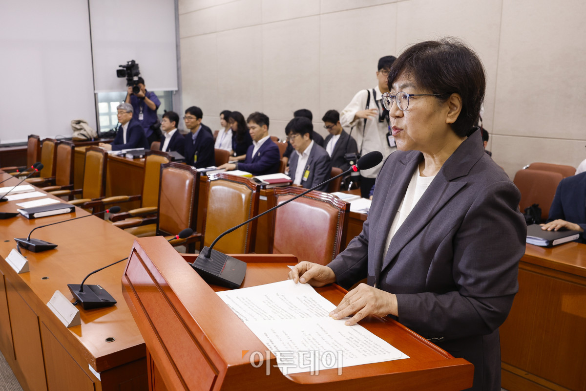 ▲정은경 보건복지부 장관 후보자가 18일 서울 여의도 국회 보건복지위원회에서 열린 인사청문회에서 모두발언을 하고 있다. 조현호 기자 hyunho@