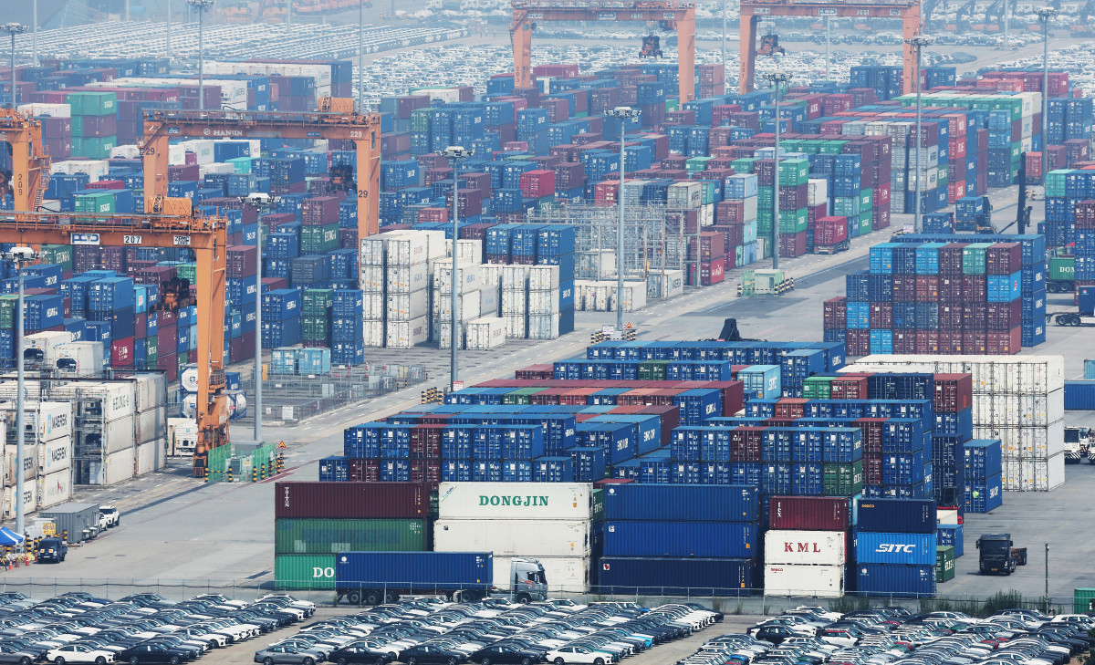 ▲경기도 평택항에 컨테이너가 쌓여 있는 모습. 2025.7.8 (연합뉴스)