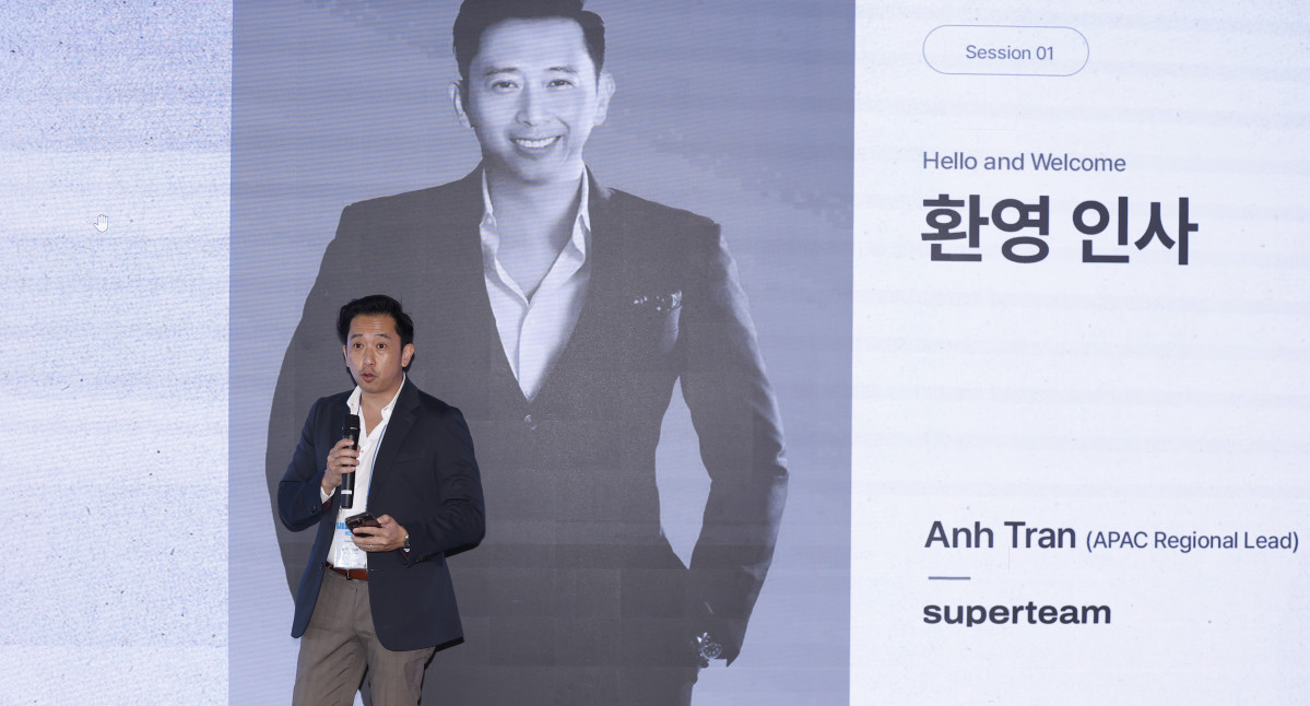 ▲안 트란(Anh Tran) 솔라나 슈퍼팀코리아 APAC 리드가 21일 서울 강남구 해시드라운지에서 열린 솔라나 미디어데이에서 환영사를 하고 있다. 조현호 기자 hyunho@