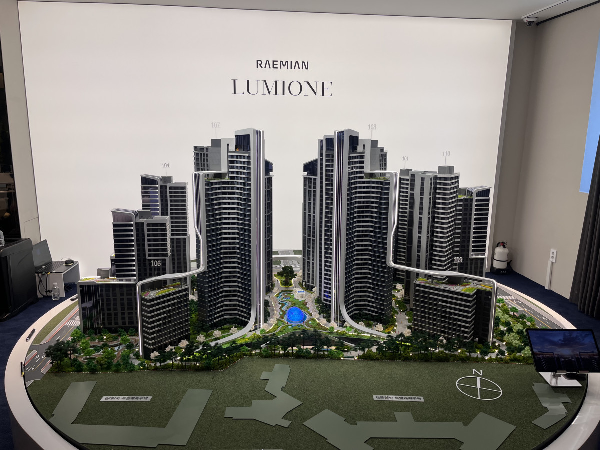 ▲21일 삼성물산 개포우성7차 홍보관 내 마련된 모형도 (정유정 기자 @oiljung)