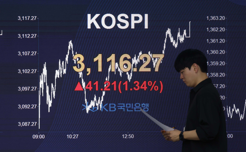 연고점 뚫는 코스피에 하락장 1조 건 개미들