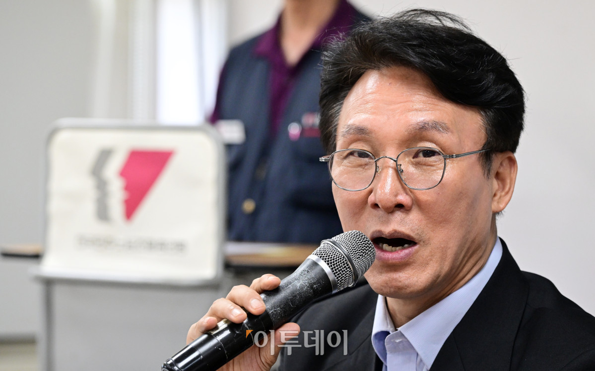 ▲김민석 국무총리가 22일 서울 중구 전국민주노동조합총연맹에서 열린 간담회에서 모두발언을 하고 있다. 청사사진기자단