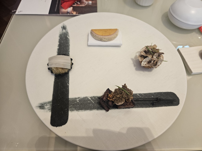 ▲22일 한식 파인다이닝 레스토랑 비채나에서 준비된 화요19金 페어링 메뉴  (사진=정영인 기자 oin@)