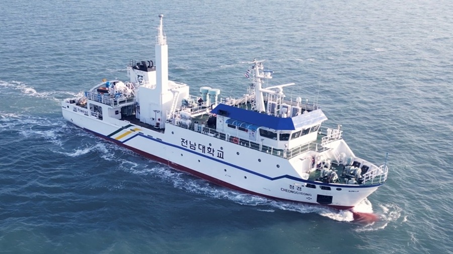 ▲우선협상대상 선박의 설계 모델인 전남대학교 해양연구선 ‘청경호'. (사진= STX)