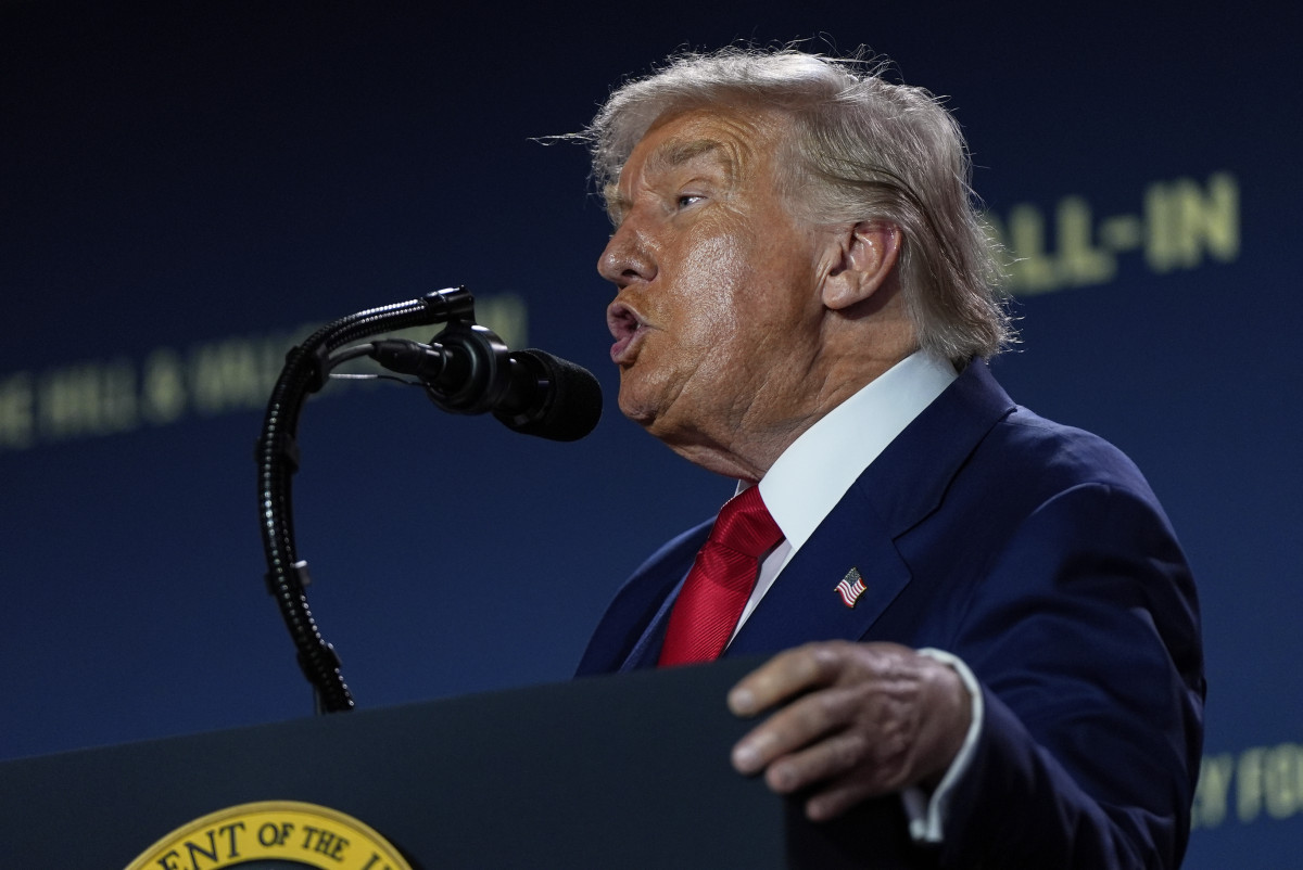 ▲도널드 트럼프 미국 대통령이 23일(현지시간) 앤드류 W 멜론 강당에서 열린 인공지능(AI) 서밋 행사에서 연설을 하고 있다.   (워싱턴D.C./AP연합뉴스)