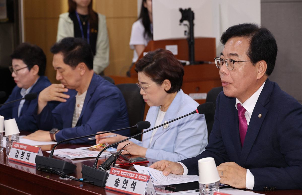 ▲24일 서울 여의도 국회 의원회관에서 열린 '한미 관세협상, 농축산물 시장개방 확대 검토 관련 농민단체 초청 긴급간담회'에서 국민의힘 송언석 비상대책위원장 겸 원내대표가 발언하고 있다. 2025.7.24 (연합뉴스)