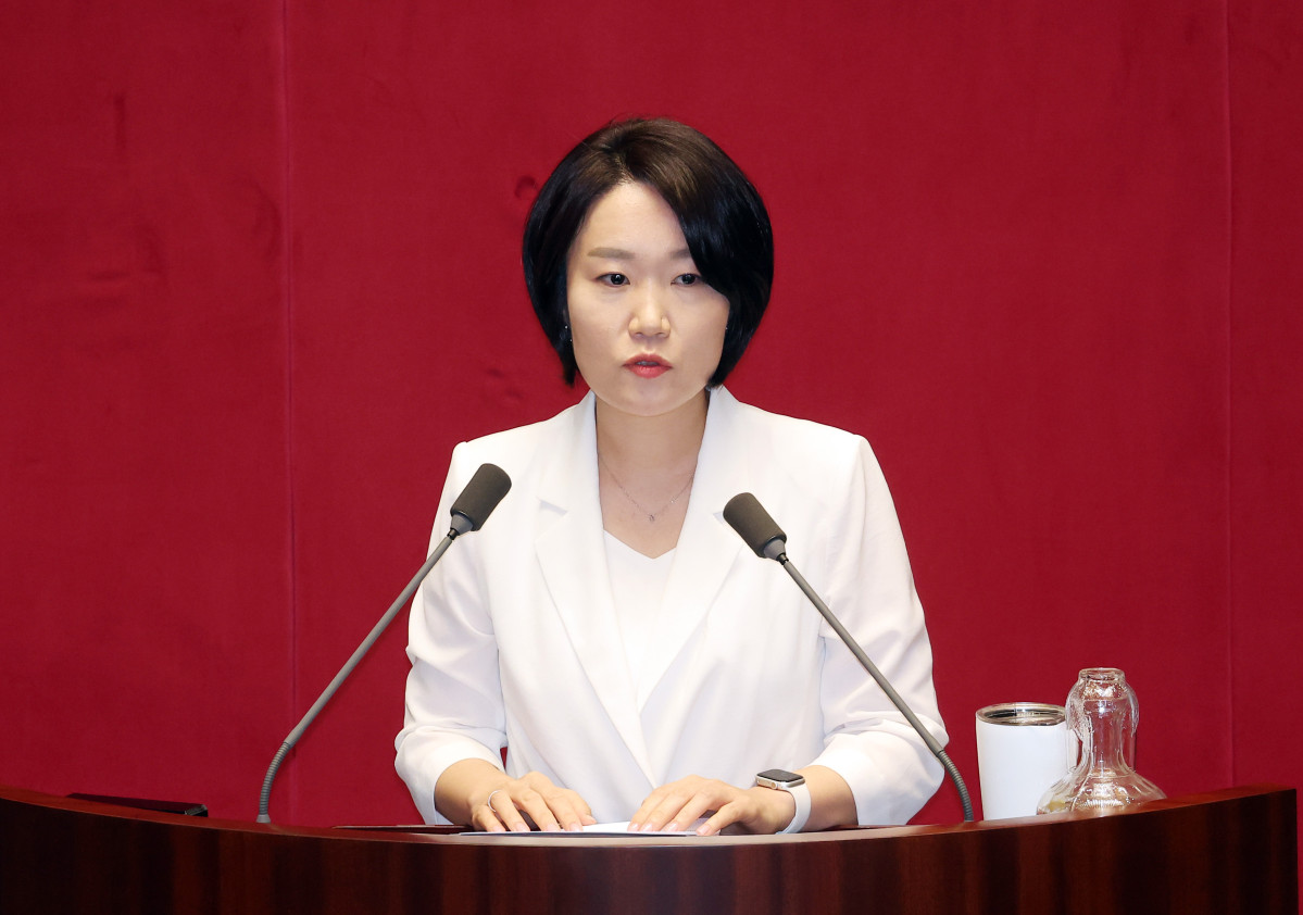 ▲이소영 더불어민주당 의원이 4일 국회 본회의에서 2025년도 제2회 추가경정예산안이 상정된 가운데 토론하고 있다. (연합뉴스)