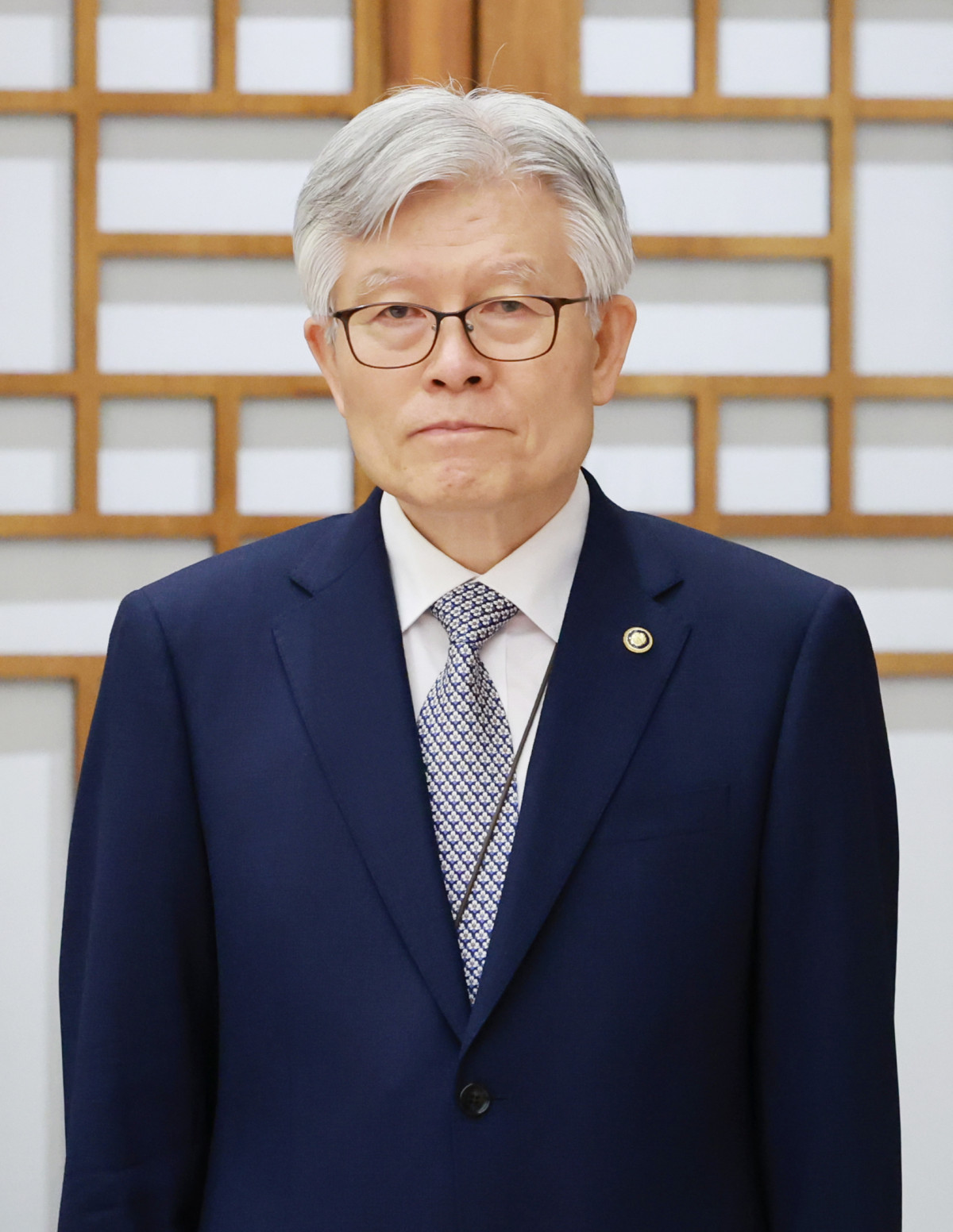 ▲최동석 인사혁신처장이 23일 서울 용산 대통령실 청사에서 열린 임명장 및 위촉장 수여식에 참석하고 있다. (대통령실통신사진기자단) 2025.07.23.  (뉴시스)