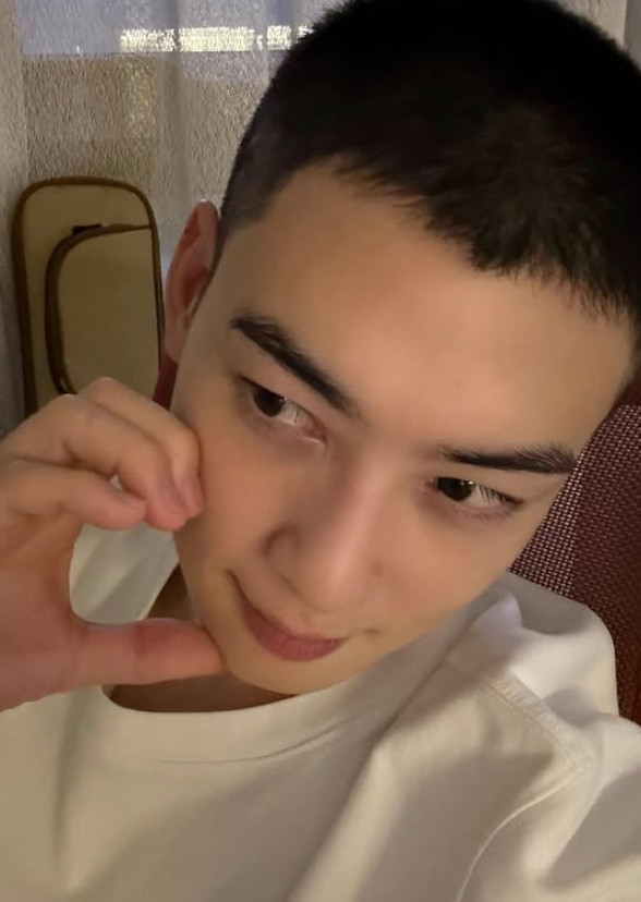 (출처=차은우 인스타그램 캡처)