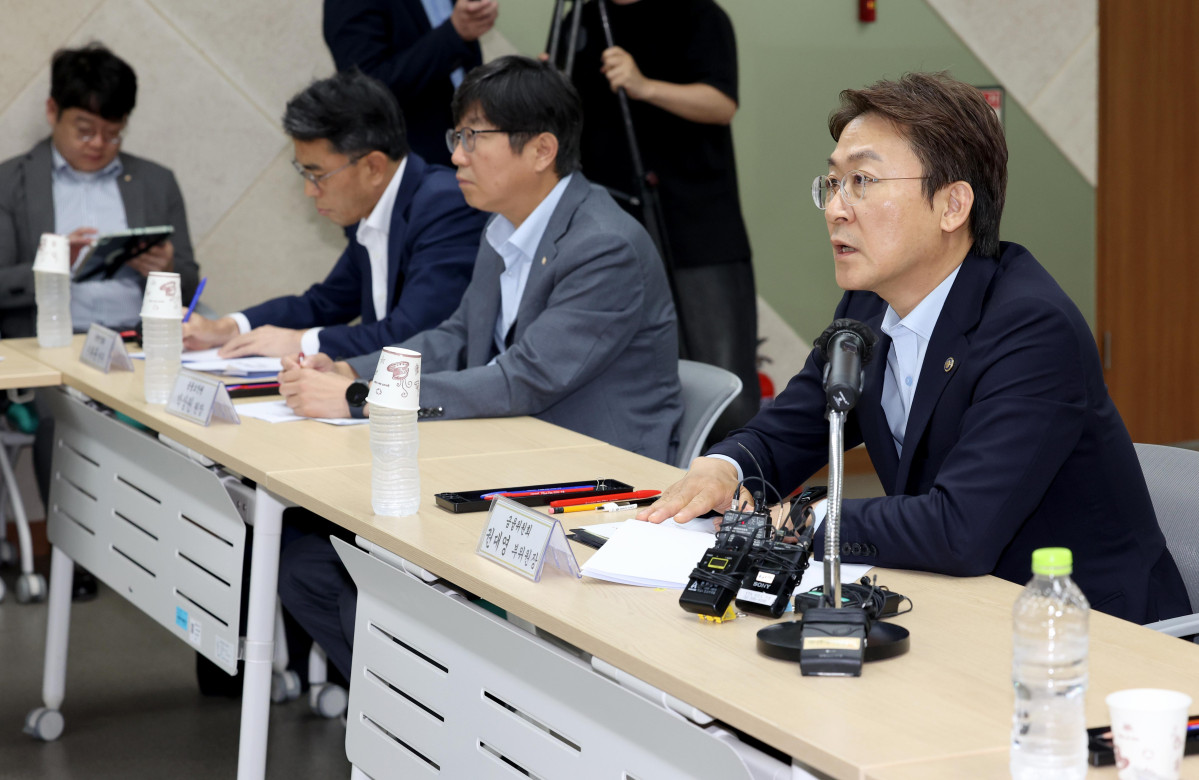 ▲권대영 금융위원회 부위원장이 28일 서울 여의도 금융보안원에서 열린 ‘보이스피싱 근절을 위한 현장간담회’에서 모두발언을 하고 있다. 신태현 기자 holjjak@