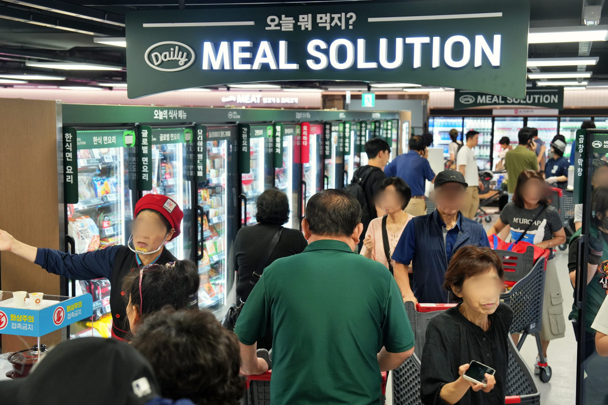 ▲롯데마트_롯데마트_롯데마트 그랑그로서리 구리점 냉동 간편식 특화 매장 (사진제공=롯데쇼핑)