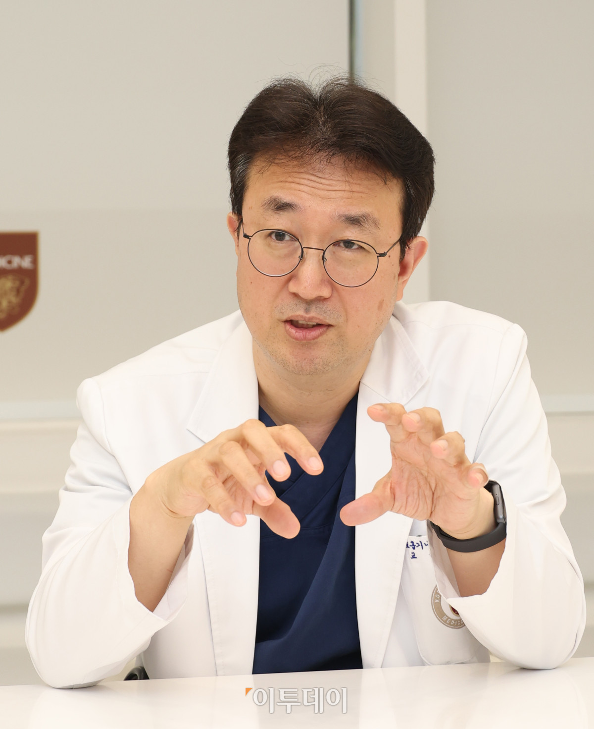 ▲이승룡 고려대학교구로병원 호흡기·알레르기내과 교수는 “조기 폐암 환자에게 면역항암제 수술 전·후 항암치료는 완치를 목표로 선택하는 치료인 만큼, 보험 급여가 확대 적용될 필요성이 있다”고 강조했다. 고이란 기자 photoeran@