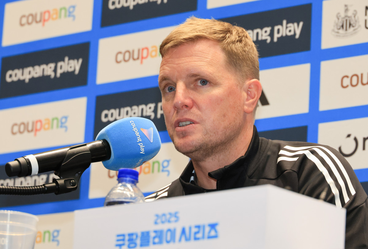 ▲에디 하우 뉴캐슬 감독이 29일 서울 여의도 IFC에서 '2025 쿠팡플레이 시리즈' 팀 K리그와의 경기를 하루 앞두고 기자회견을 진행하고 있다. (연합뉴스)