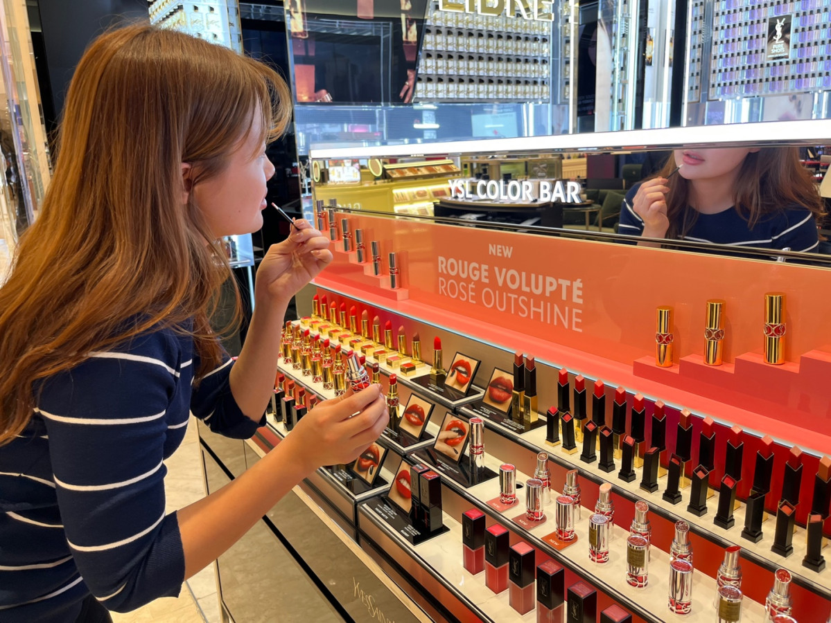 ▲신세계백화점이 여름 휴가철을 맞아 전체 점포에서 다음달 1일부터 ‘바캉스 뷰티 페어’를 개최한다고 29일 밝혔다. (사진제공=신세계백화점)