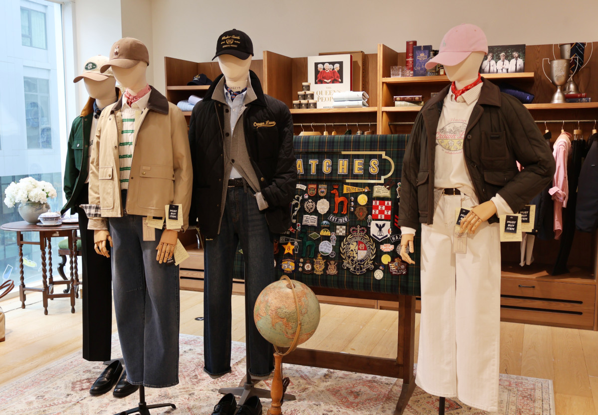 ▲헤지스 윈저캐슬 테마 제품들 (사진제공=LF)