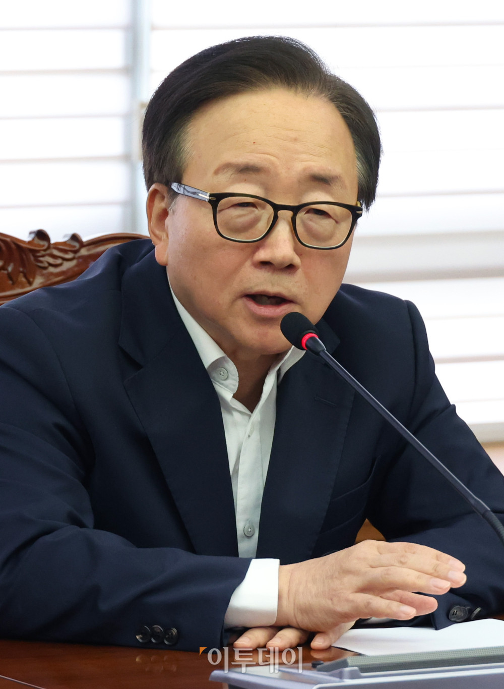 ▲이동근 한국경영자총협회 상근부회장이 30일 서울 마포구 경총회관에서 노동조합법 개정 중지 촉구 업종별단체 공동성명 발표를 마치고 취재진 질문에 답하고 있다. 고이란 기자 photoeran@