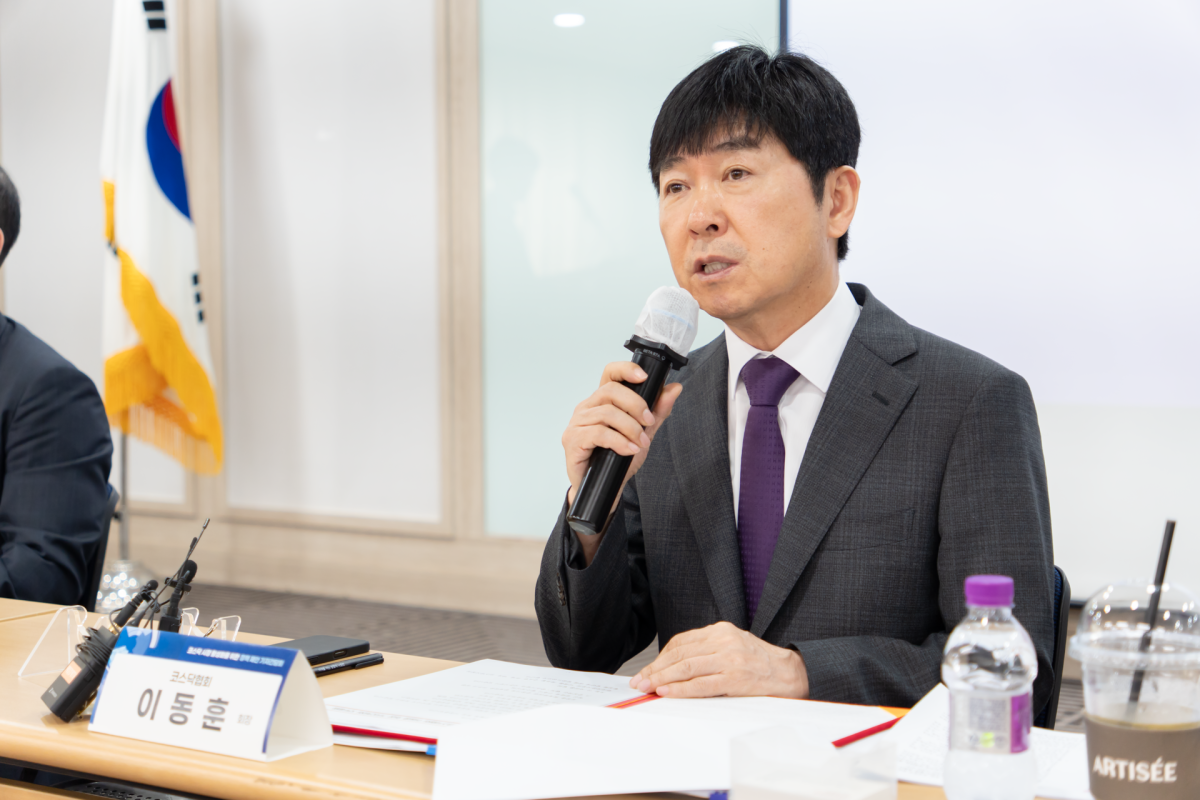 ▲이동훈 코스닥협회장이 30일 여의도에서 열린 기자간담회에서 코스닥시장 활성화 방안을 제시하고 있다.  (사진제공=코스닥협회)