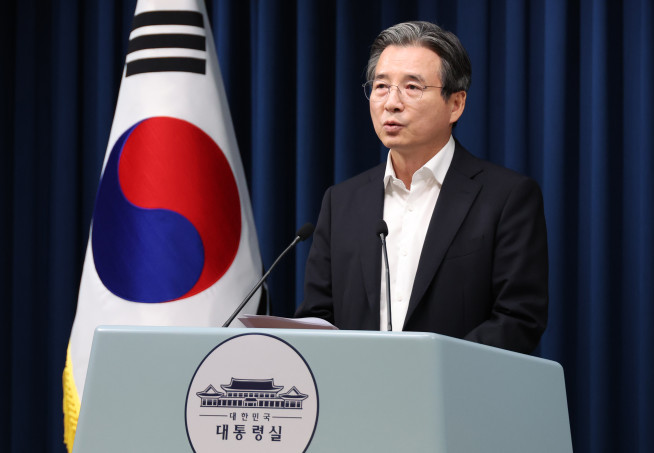 ▲김용범 정책실장이 30일 용산 대통령실 기자회견장에서 이재명 대통령 주재 비상경제점검TF 회의 브리핑을 하고 있다. (연합뉴스 )