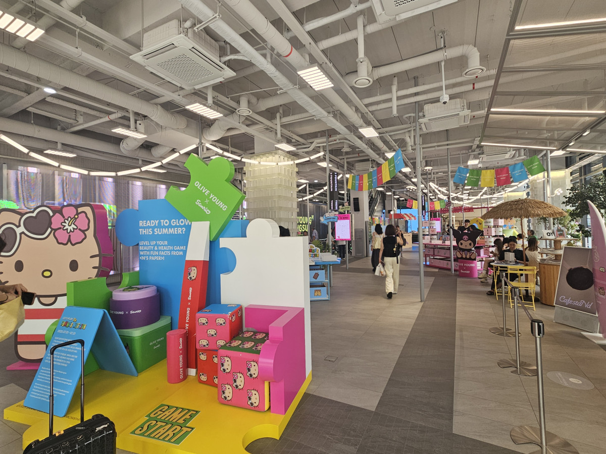 ▲올리브영N성수 1층 매장 안의 모습이 보이고 있다.  (정영인 기자 oin@)