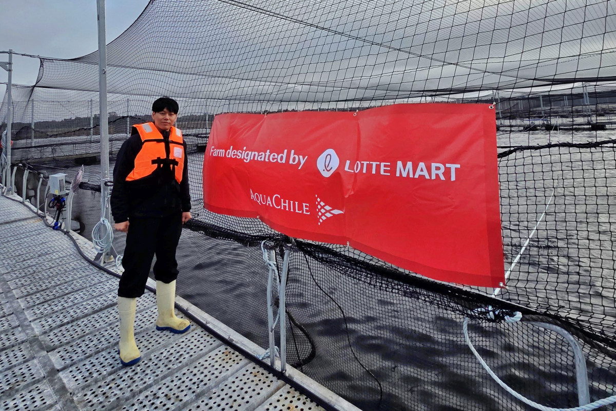 ▲롯데마트가 올 7월부터 국내 유통업계 최초로 운영 중인 칠레 연어 지정 양식장의 모습. (사진제공=롯데마트)