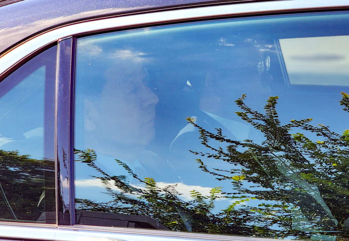 ▲30일(현지시간) 구윤철 경제부총리 겸 기획재정부 장관(왼쪽)이 도널드 트럼프 미국 대통령과의 면담을 위해 백악관 서쪽 출입문 검문소를 통과하고 있다. (연합뉴스)