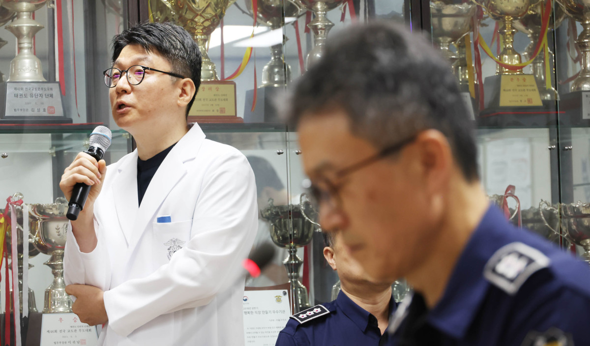 ▲31일   윤석열 전 대통령이 수감된  서울구치소 서울 구치소의료과장이 의원 질문에 답고있다. 국회사진기자단 