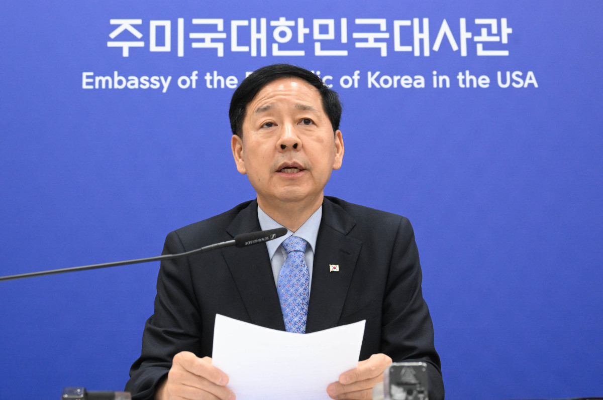 ▲<YONHAP PHOTO-3519> 한미 통상협상 발표문 낭독하는 구윤철 부총리    (서울=연합뉴스) 구윤철 경제부총리 겸 기획재정부 장관이 30일(현지시간) 미국 워싱턴DC 주미한국대사관에서 열린 '한-미 통상협의 결과브리핑'에서 발표문을 낭독하고 있다. 2025.7.31 [기획재정부 제공. 재판매 및 DB 금지]    photo@yna.co.kr/2025-07-31 10:49:57/<저작권자 ⓒ 1980-2025 ㈜연합뉴스. 무단 전재 재배포 금지, AI 학습 및 활용 금지> (기획재정부)
