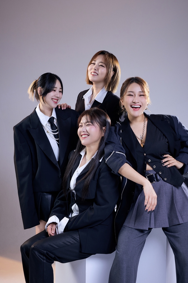 ▲손이지유(사진=아츠로)