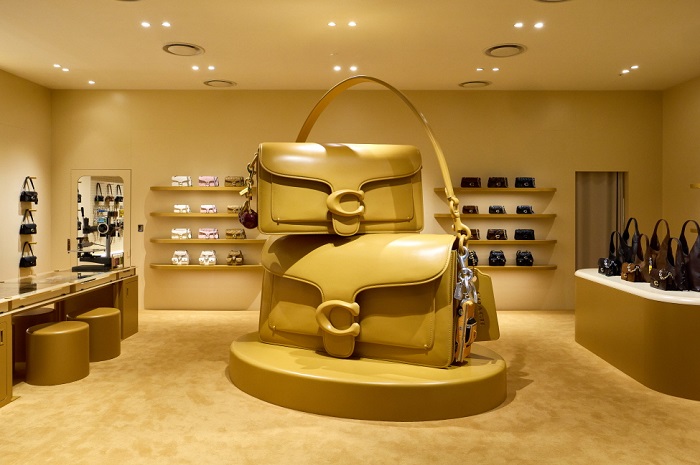 (코치 더현대 서울 (출처-Coach))